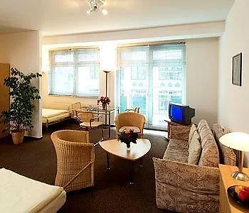 Limehome Berlin Chausseestrasse 0*,  Germania